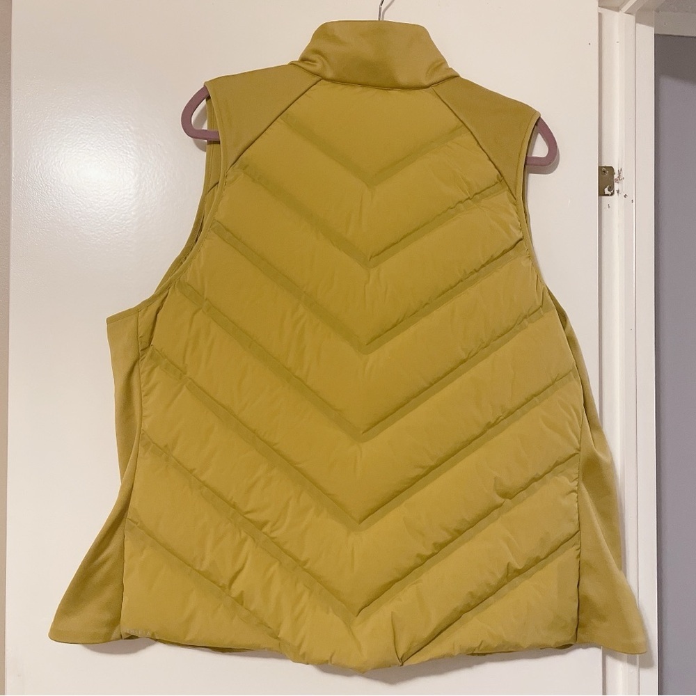 Athleta Inlet Stretchy Vest in Oxidized Yellow Size XXL - Picture 15 of 15